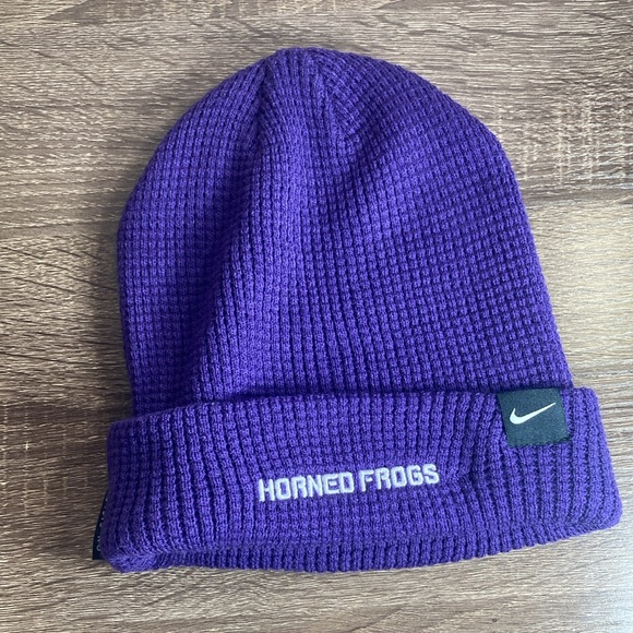 EUC TCU Horned Frogs Nike 2024 Sideline Terra Cuffed Knit Hat - Purple - Picture 2 of 5